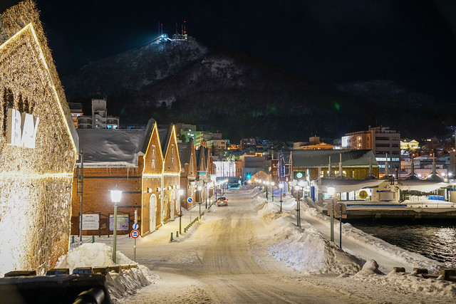 Kanemori Red Brick Warehouse(金森赤レンガ倉庫) night scene. You can find the famous Hakodate Mt observatory in the far back.