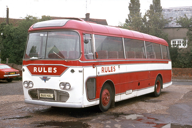 Rules Coaches . Boxford , Suffolk . 868HAL . Boxford Garage , Suffolk . Saturday morning 06th-August-1977