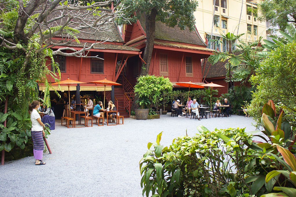 Patio interior del museo de Jim Thompson en Bangkok