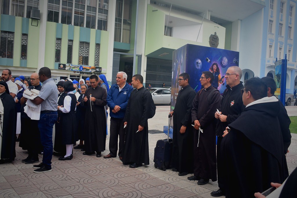 Ecuador - Fiesta de la Presentación con los religiosos de la Diócesis