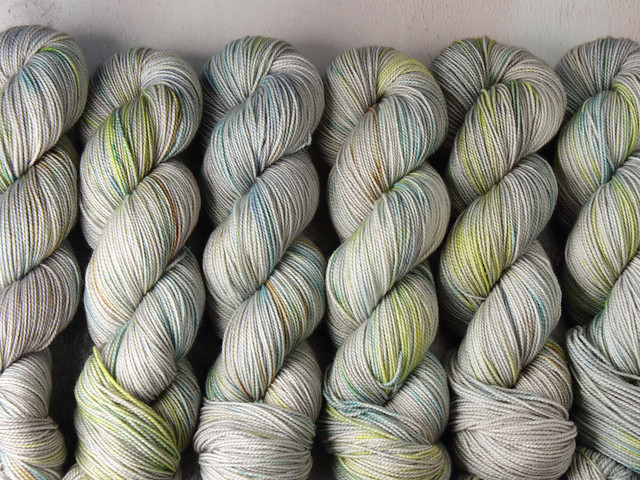 Favourite Sock – pure merino 4 ply/sock superwash wool hand dyed yarn 100g – ‘Niwl’