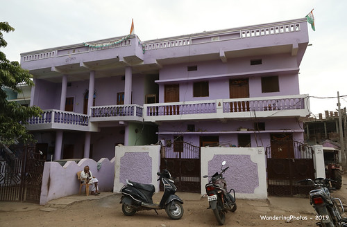 flickruploaded travel pinkpurple indiansubcontinent india gujarat sohagpur buildings purple house