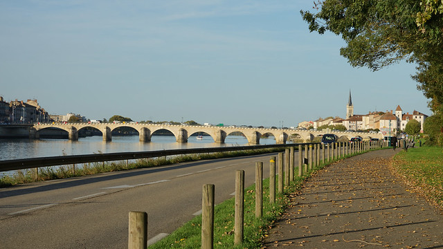 Stroll on the left bank of the Saône river