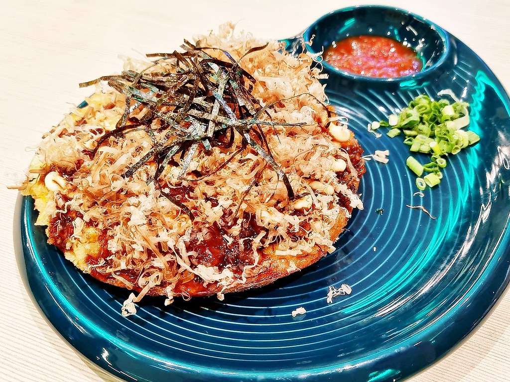 Kaki Okonomiyaki / Oyster Okonomiyaki