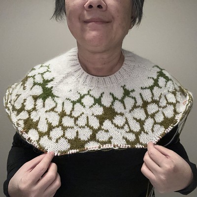 What’s #onmyneedles? This wonderful Drawing Sweater by @shimashima428!
