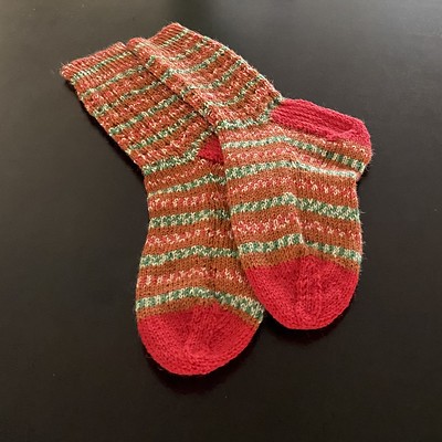 Jan (mrsjanknits) has another pair of socks off her needles! These she knit using WYS Signature 4 ply in Gingerbread.