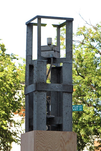 Dupont Circle station entrance pylon, stripped [02]