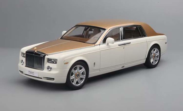 Xe mô hình Rolls Royce Phantom VIII 124 chính hãng giá rẻ