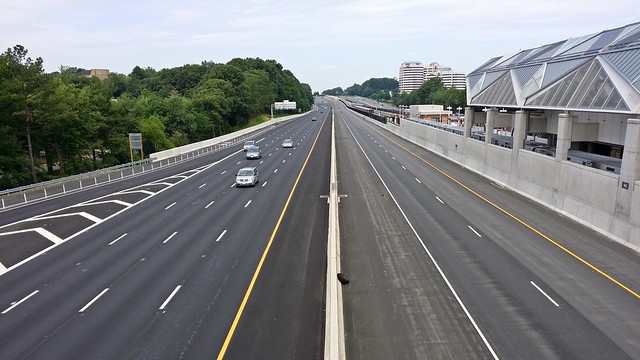 Eastbound lanes of the Dulles Toll Road [02]