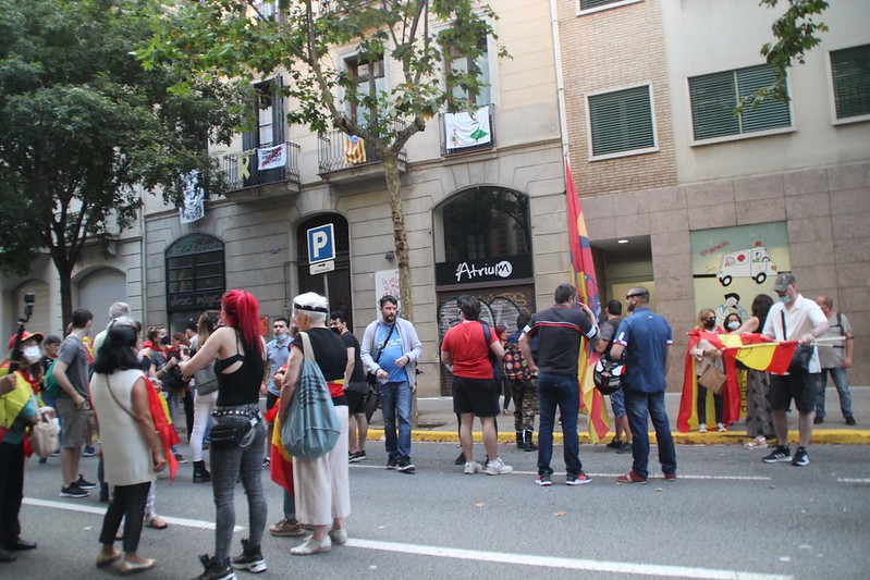 FOTOGRAFÍA. BARCELONA (ESPAÑA), 21.06.2020. Varios catalanes han protestado hoy ante la sede del PSC en Barcelona. Ñ Pueblo (11)