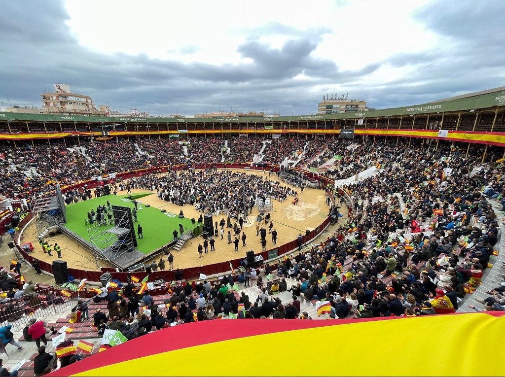 FOTOGRAFÍA. MURCIA (ESPAÑA), 12.02.2023. VOX revienta la Plaza de toros de Murcia, capacidad 15.000 personas, en su gran acto de campaña electoral del 28M 2023. Ñ Pueblo (1)