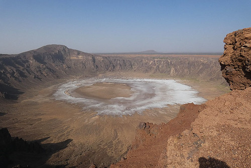 Kráter Al Wahbah – obří freatomagmatická díra na západě Arabského poloostrova