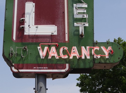 Sunset Motel Waterloo, IL3 by Seth Gaines, illinois waterloo neon sign