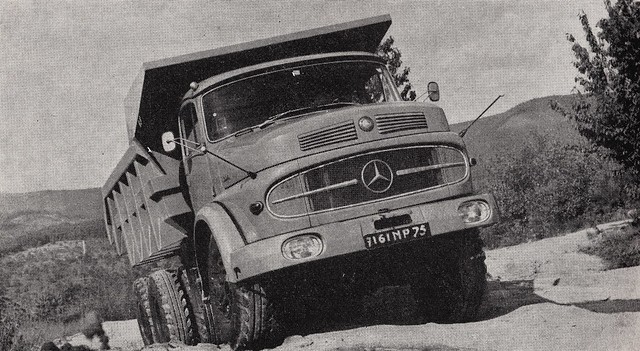 Postcard Mercedes-Benz LAK 2620 6x4 Dumper Collection Revue Technique Automobile 1962a