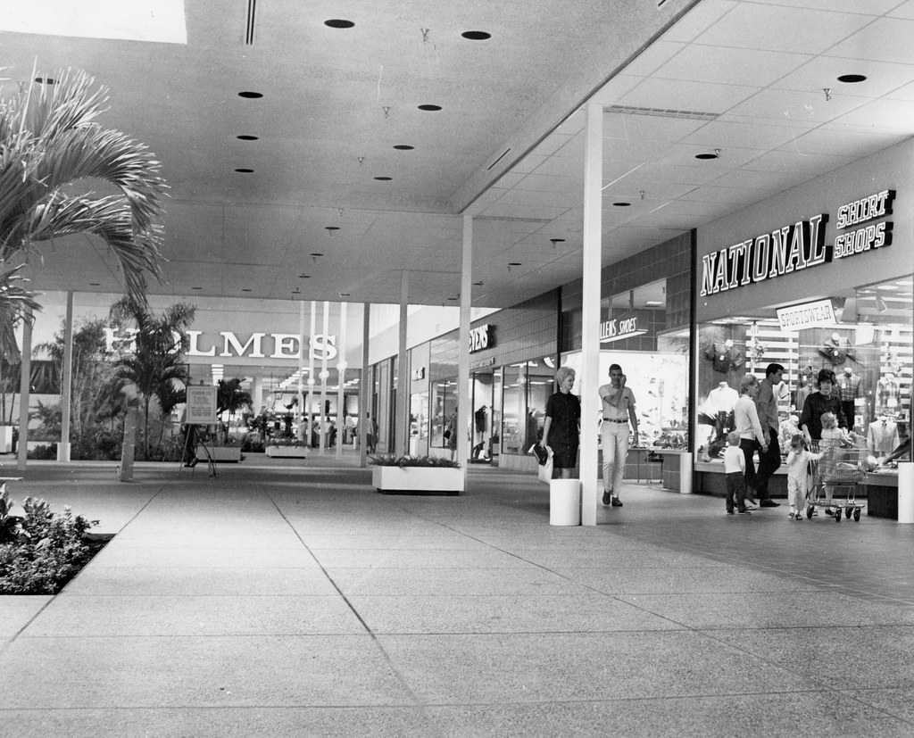 Oakwood Shopping Center 1966 Press Photo | DH Holmes | Phillip Pessar ...