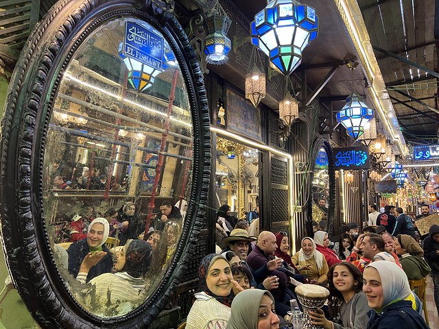 Café de El Fishawi en el Bazar Khan el Khalili (El Cairo)
