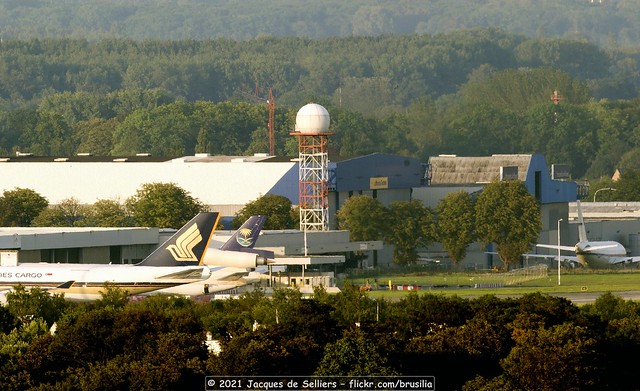 53.0° (7.6 km away): Surface Movement Radar, Zaventem airport