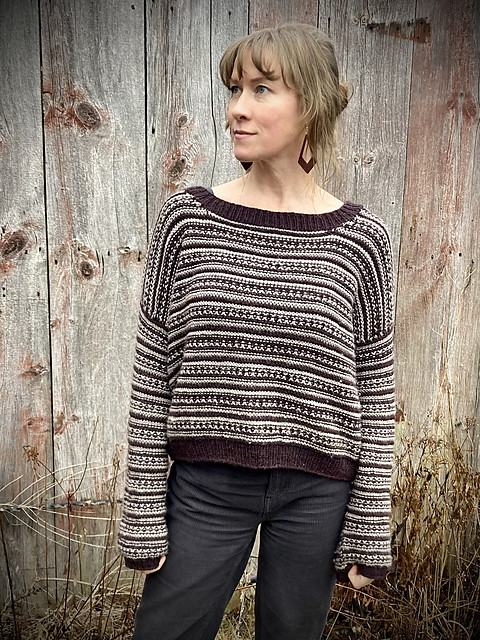 The Gemini Jumper by This.Bird.Knits looks like completely different sweaters when knit with two colours or with one.
