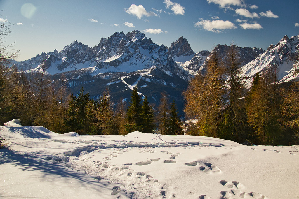 Winter view to the Dolomiti di Sesto / Sextener Dolomiten
