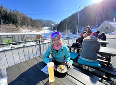 Bryndzové halušky na terase Aprés Ski baru