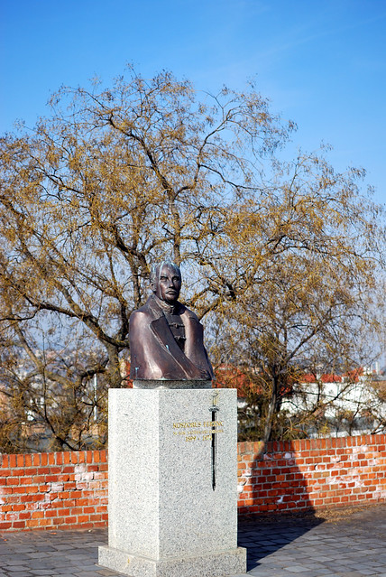 Koszorús Ferenc vezérkari ezredes szobra
