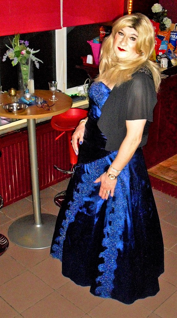 blaues Abendkleid 2023 von Sabrina 4a | Martina Hoever | Flickr