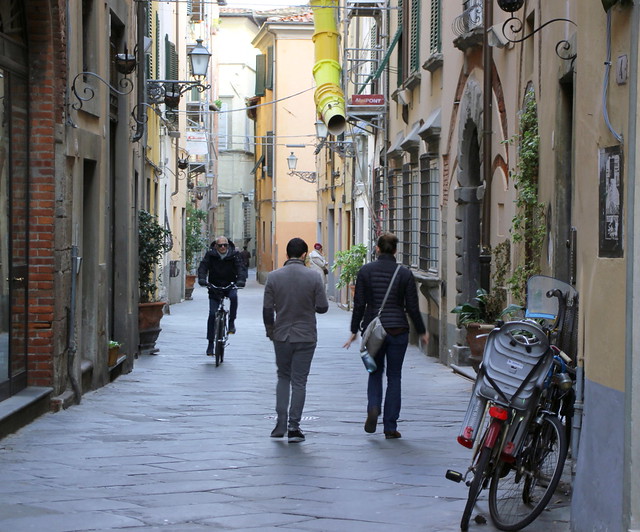 Plácidas calles de Lucca…
