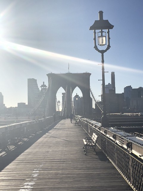 Rays of the early morning sun on the Brooklyn Bridge
