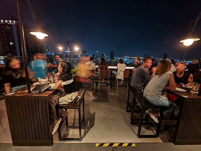 Rooftop Bar Night Bangkok Thailand Southeast-Asia © Dachbar Nacht Khrung Thep Südost-Asien ©