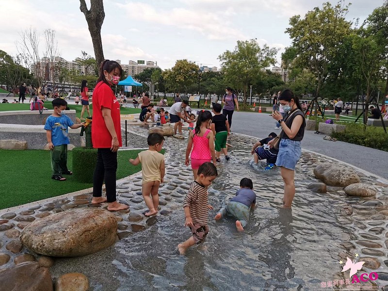 【台北公園推薦】陽光運動公園 共融式遊具 免費樂園 台北玩水免費 遛小孩 親子 14