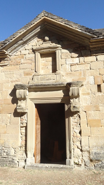 Toano: Late Renaissance entrance, south side of the church (13th century)