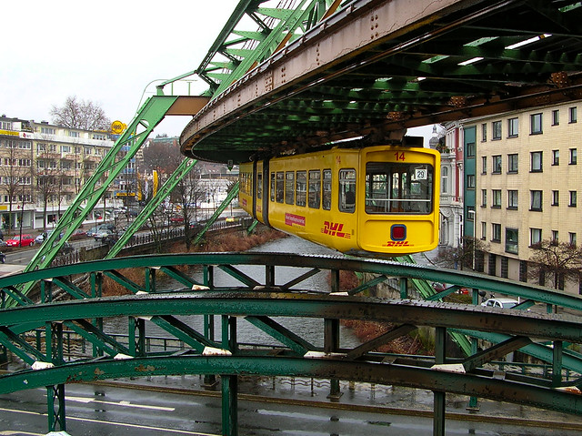 Schwebenbahn 14 - DHL
