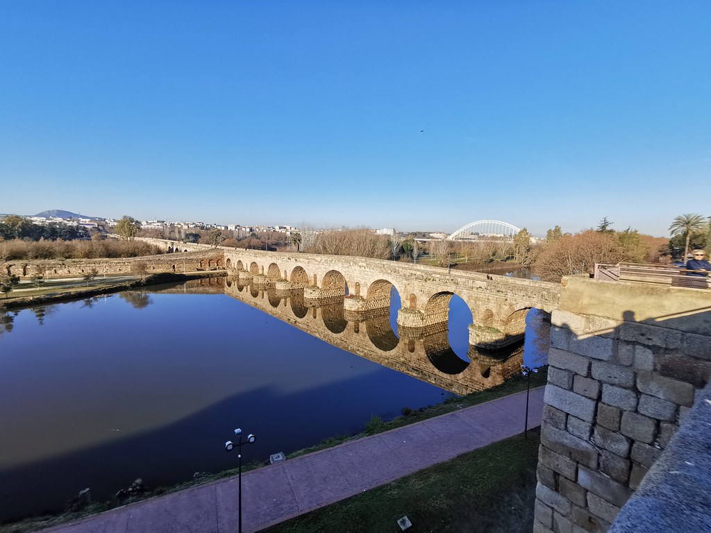Puente Romano de Mérida visto desde la Alcazaba río Guadiana Badajoz 02