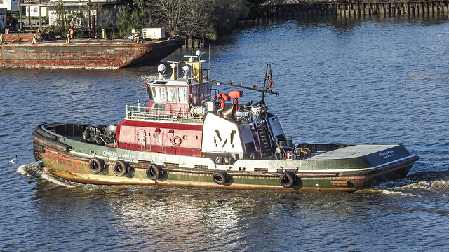 tug boat / Savannah River