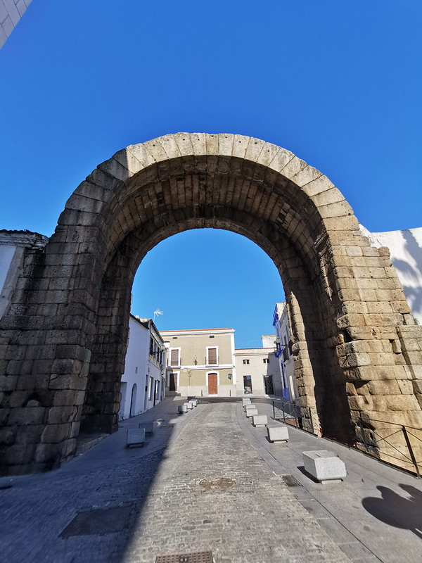 Arco de Trajano romano Mérida Badajoz 01