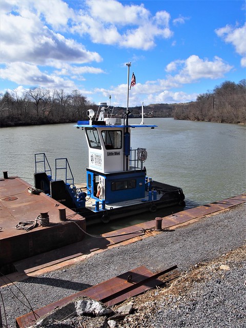 towboat Little Blue