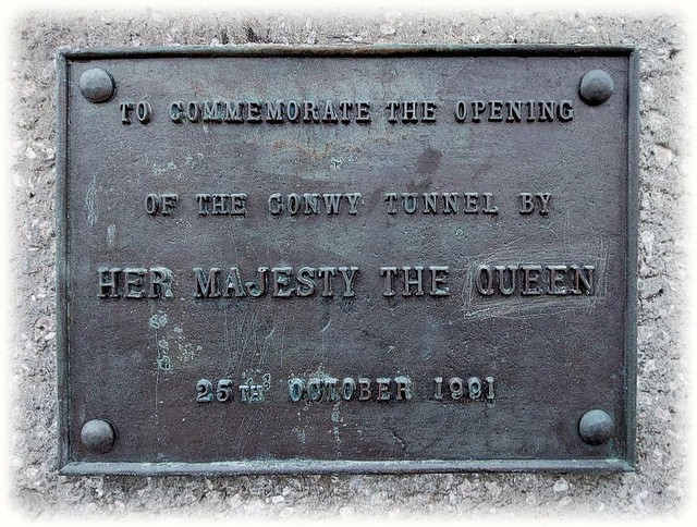 FAMOUS PLAQUE ON THE FRAME - CONWY