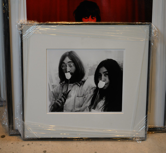 Give peace a chance, John & Yoko ☮️