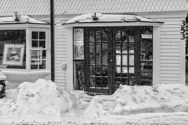 Shop in Snow