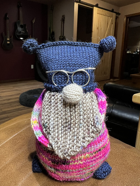 Jen (zjewell) has cast on the Grimblewoods Collection 1 by Sarah Schira. This is her finished Gnedward or in Jen’s case Gneffy!