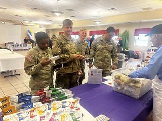 Soldiers preparing to try Healthy Dairy Smoothies.