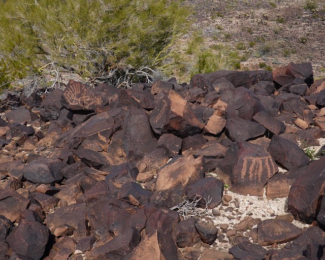 Petroglyph rocks SR604128 (2)