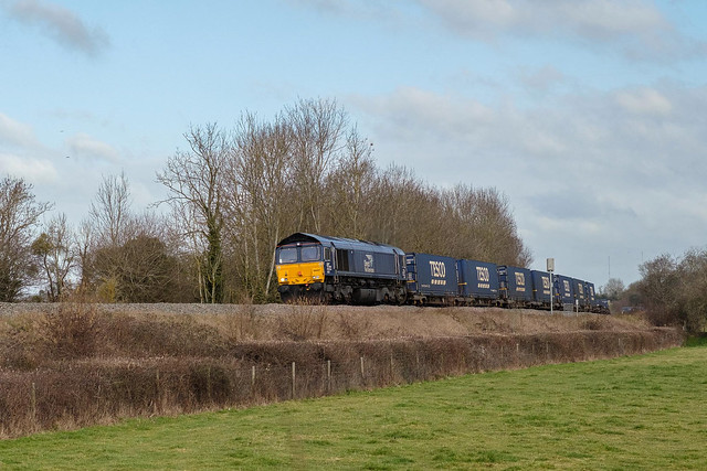 The DRS Daventry to Wentloog Tesco train hauled by 66 427
