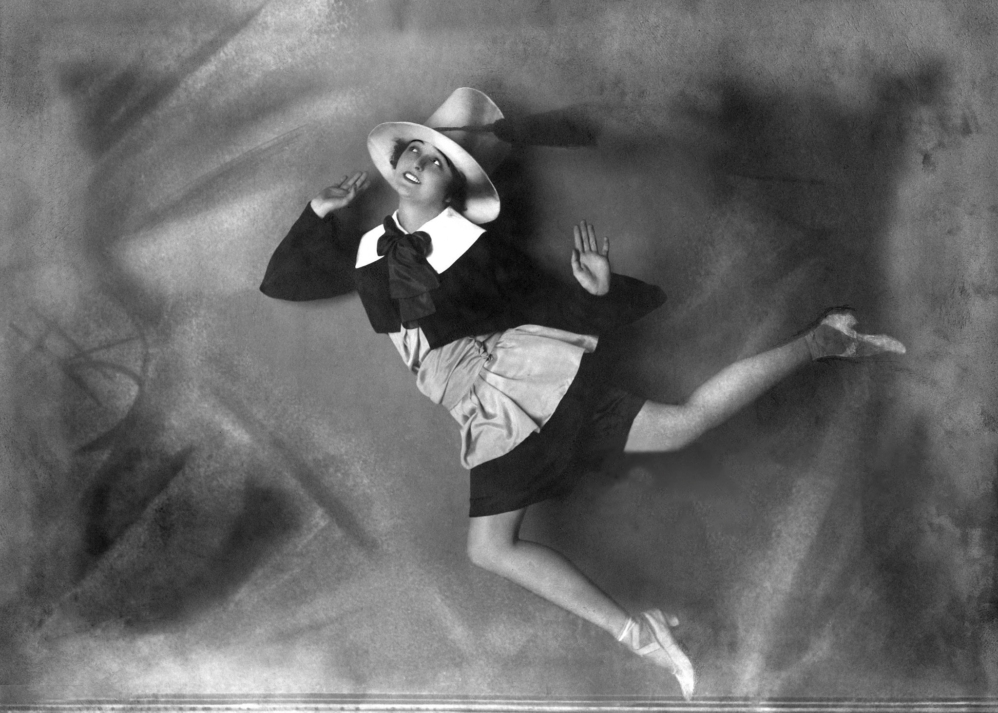 Franz Löwy :: Austrian dancer Maria Ley-Piscator (1898-1999), 1921. Published in 'Die Dame' 06/1921. | src Getty Images