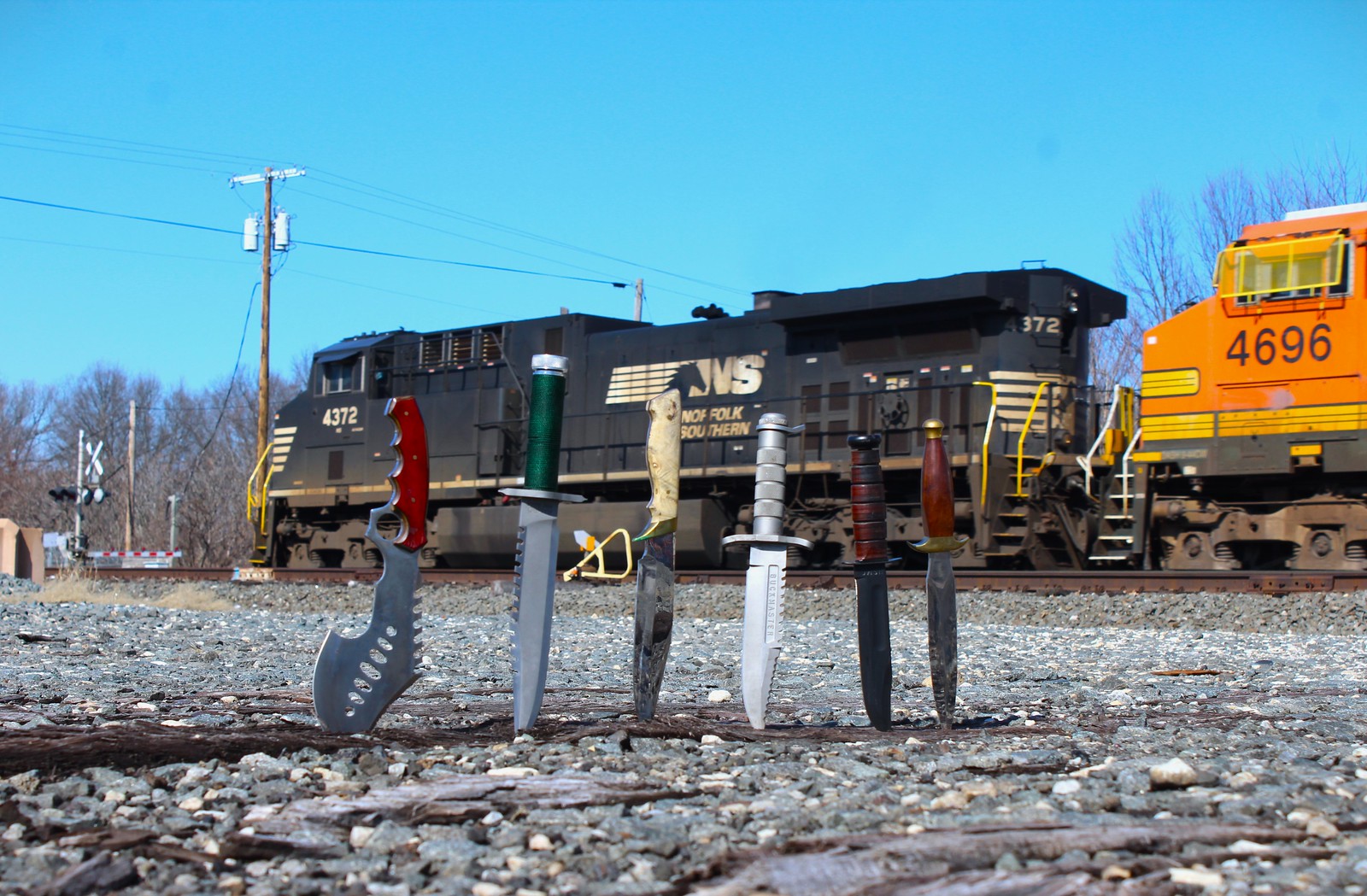 Knives Railfanning