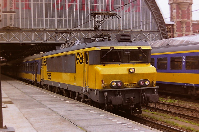 NS/NETHERLANDS RAILWAYS CLASS 1600 ELECTRIC LOCOMOTIVE 1636 