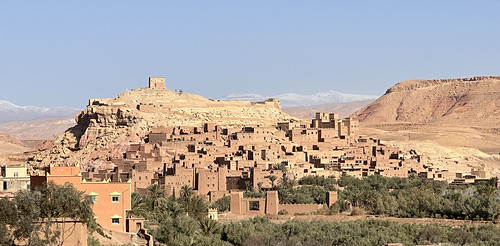 Aït Benhaddou 4 We started the day by climbing Aït Benhaddou, aka Ksar of Ait-Ben-Haddou, a UNESCO World Heritage Site. Parts of it are still occupied.

The morning light was perfect.