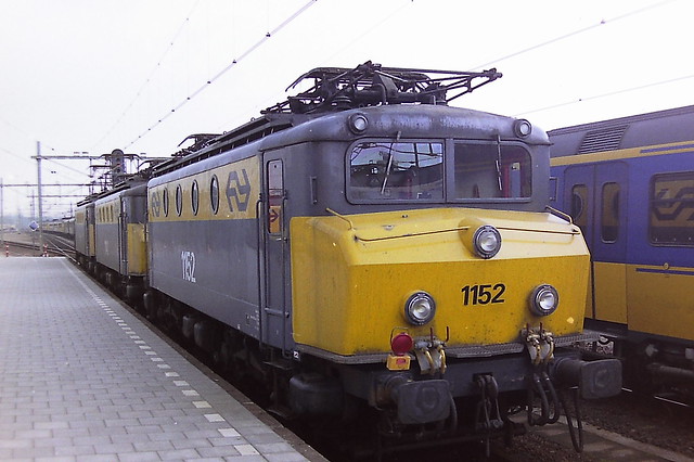 NS/NETHERLANDS RAILWAYS CLASS 1100 ELECTRIC LOCOMOTIVE 1152