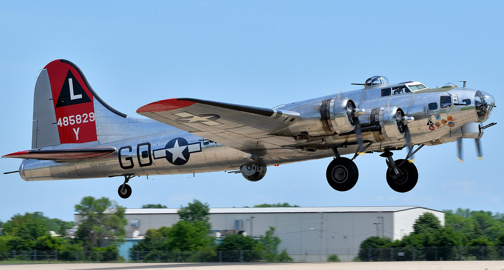 B-17 G Flying Fortress N3193G 485829 USAAF 44-85829 Yankee Lady