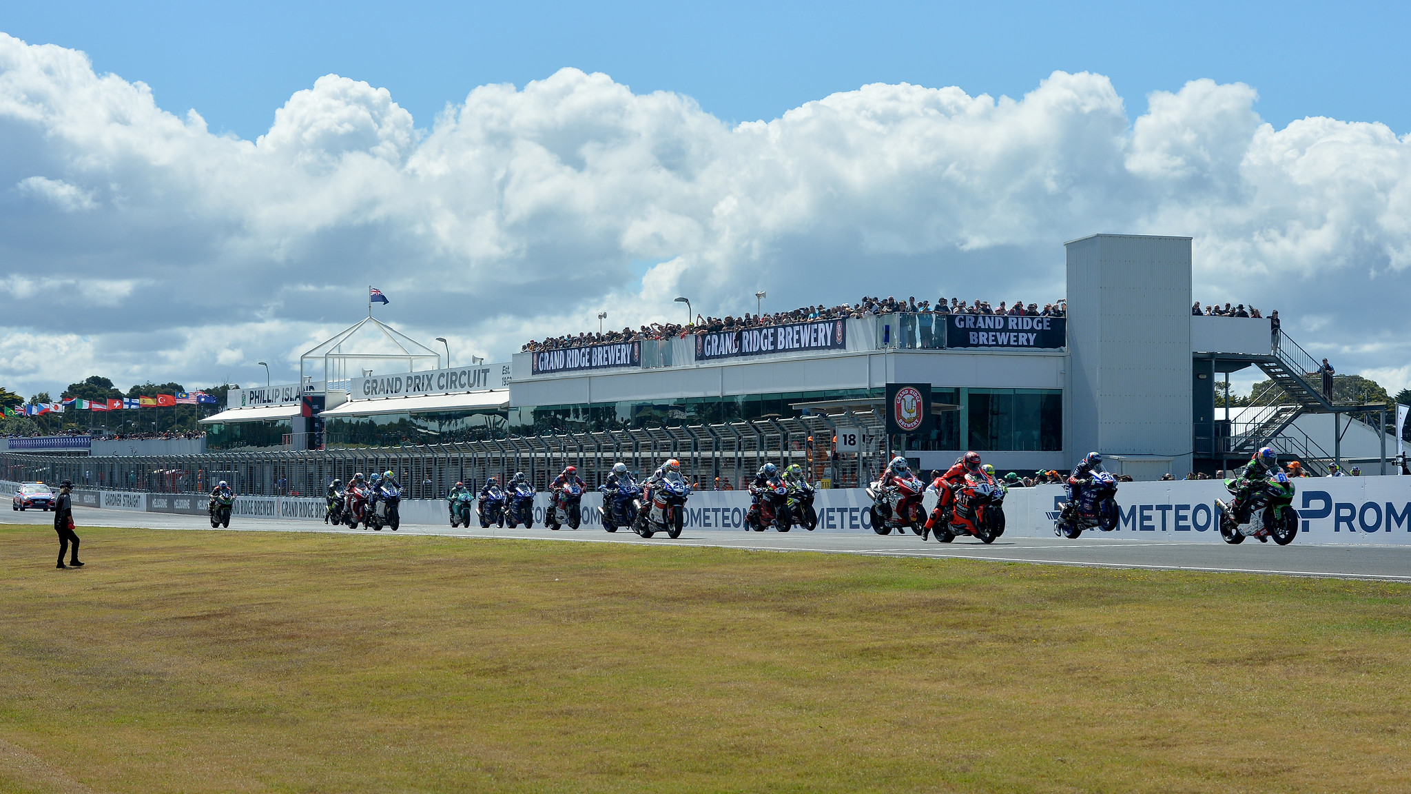 World Supersport race two start